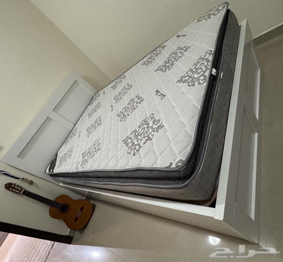 سرير للبيع و مرتبه64240396528769111