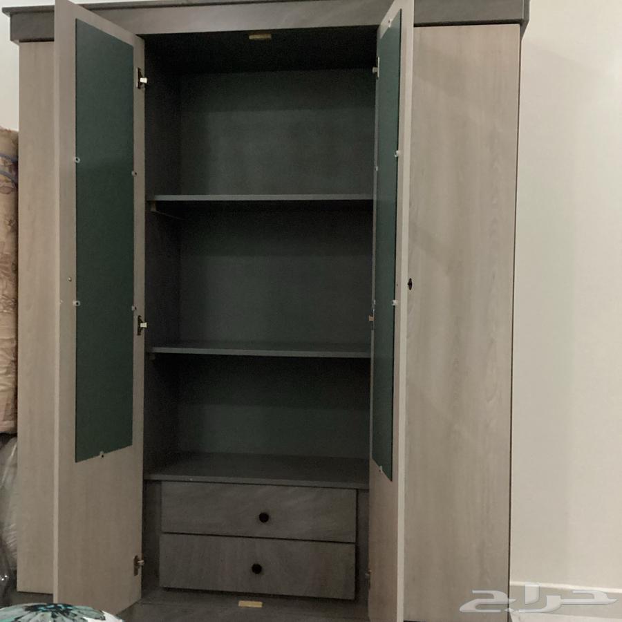 Wardrobe and dressing table64218790836738111