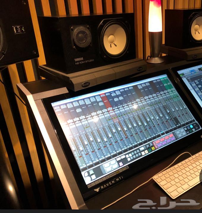 Studio screen raven mti64219422688897111