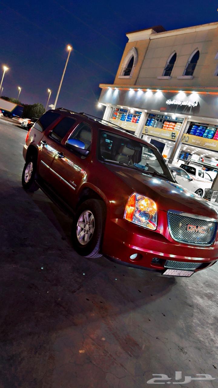 2011 GMC Yukon XL with Speed Limiter64407112551171111