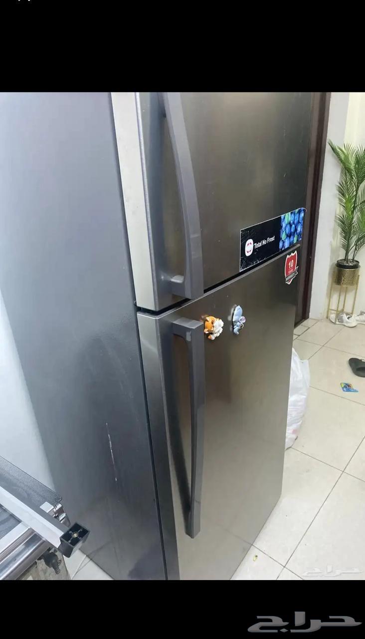 Clean refrigerator with no defects64224840461825111