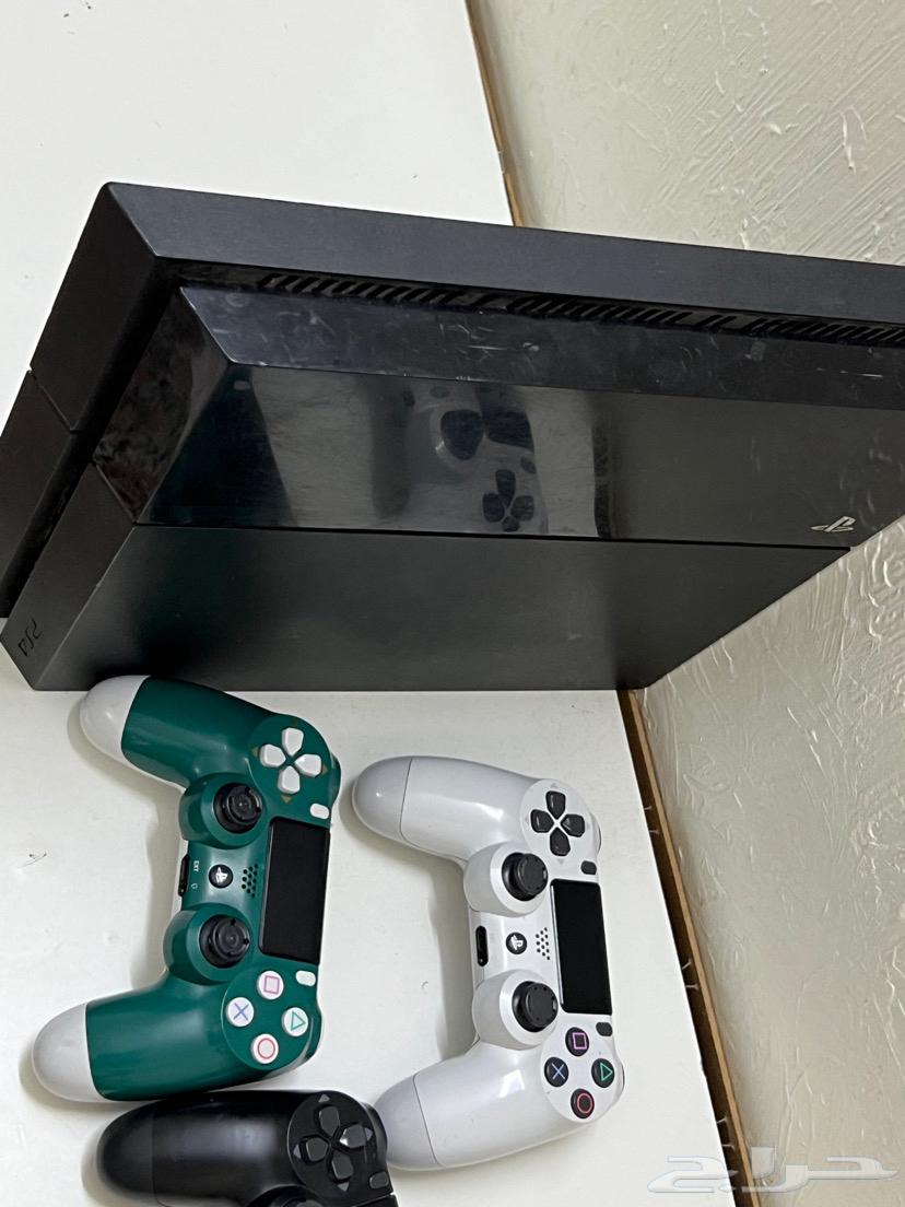 Used Sony 4 with three controllers, no issues64211280288257111