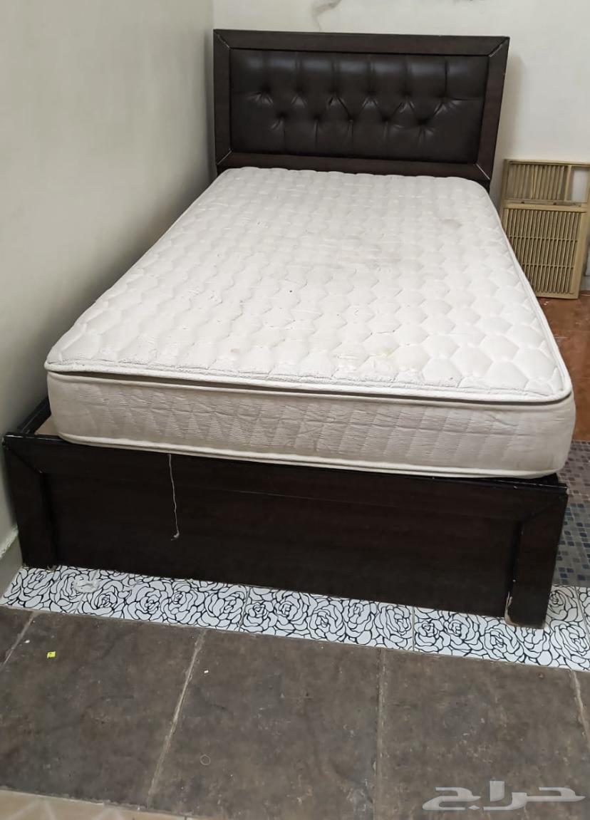 سرير خشب مع الفرشة مستخدم64206742344578110