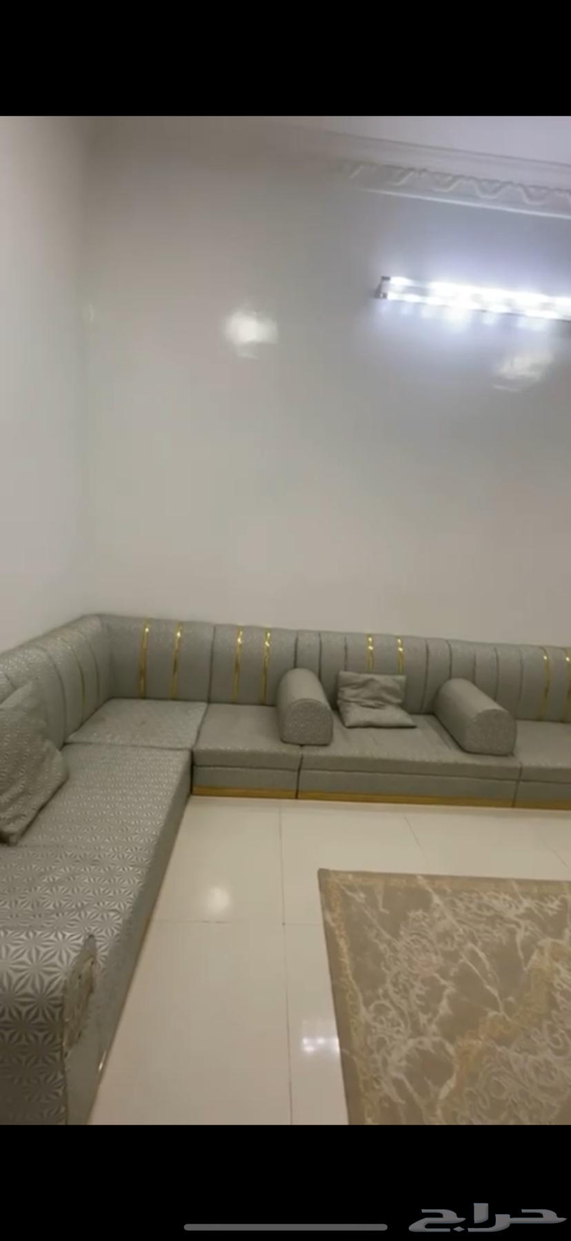 مجلس كنب مستخدم شبه جديد64221486144641112