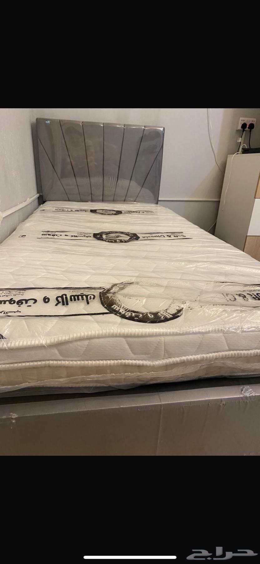 سرير طول 200عرض100تفصيل خشب قوي متين يتحمل السرير64219232351875111