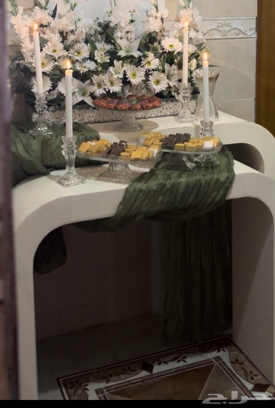 طاولات استقبال مع ورد   صواني تقديم 364224246256771111