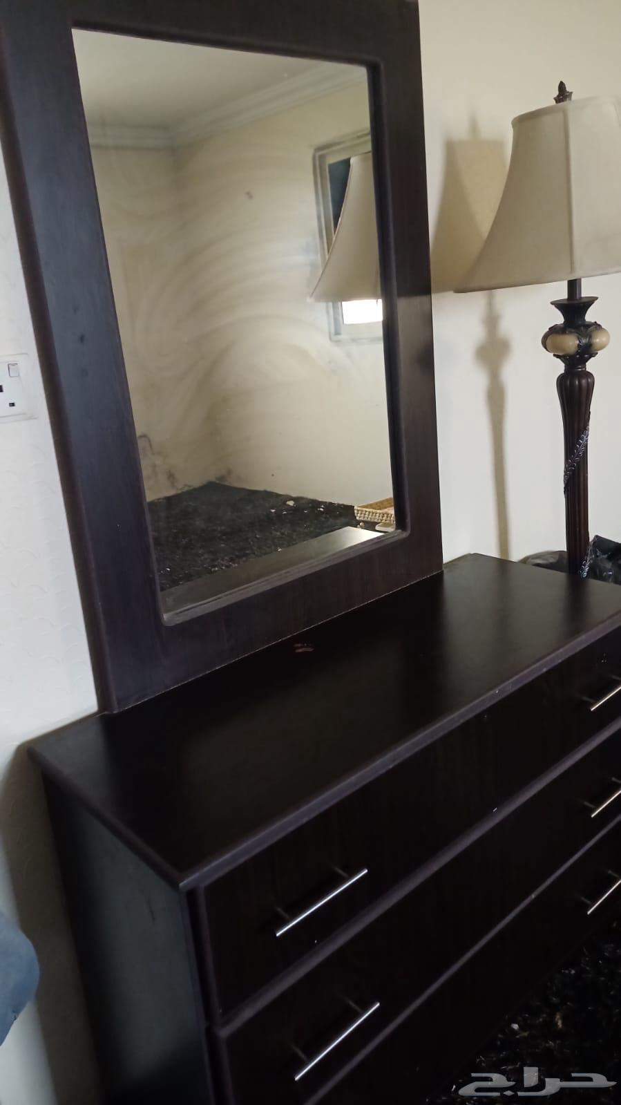 اثاث للبيع مجلس ارضي وغرفه نوم كامله جميها بحاله ممتازه64211935969410111