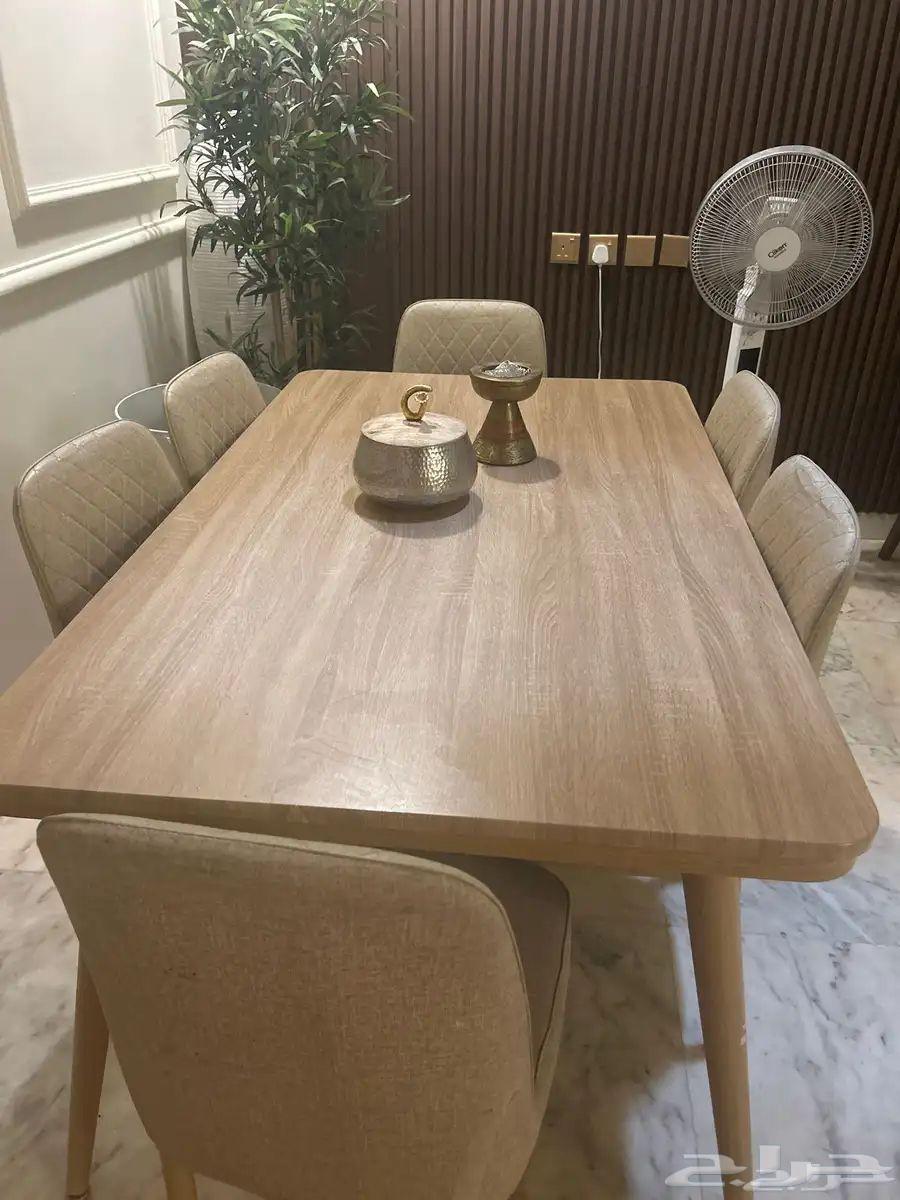 طاولة طعام للبيع64224840420866111