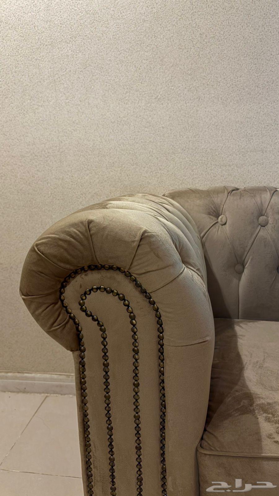 Five sofas with six service tables64219828634755113