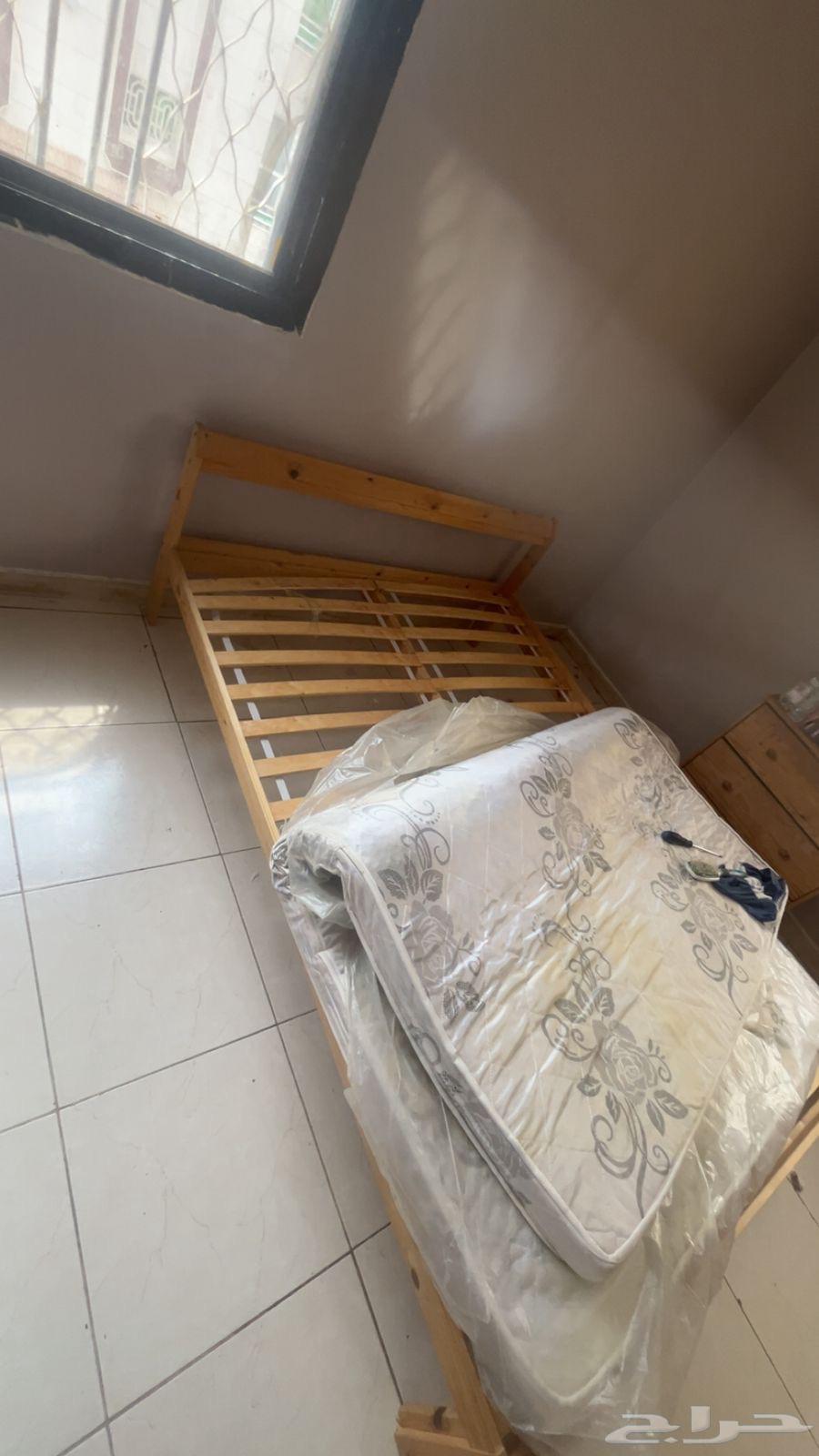 Sofas, bed, and tables with cushions64213380044033110