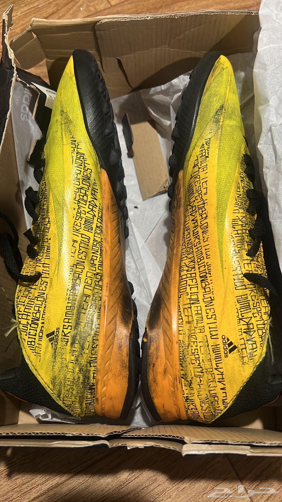 جزمة رياضه من اديداس مقاس 39.564224108282497111