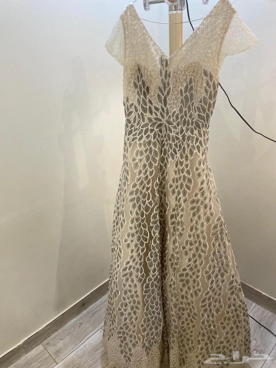 للبيع فستان نظيف استخدمته مره وحده64227706217474110