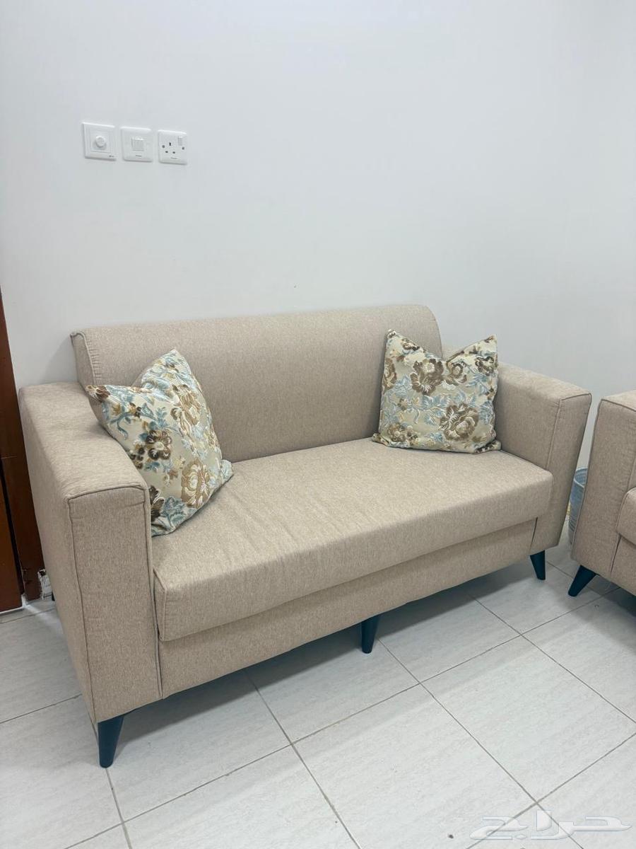 كنب نظيف للبيع وحده ثلاثيه وثنتين ثنائية مطلوب 1000 ريال64222787472131112