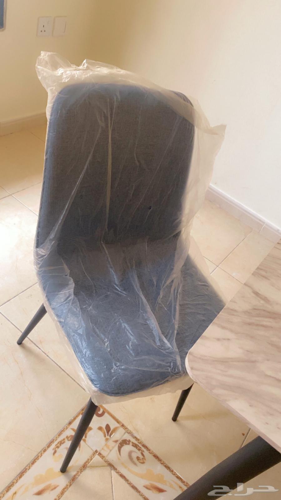 Dining table64242812118401114