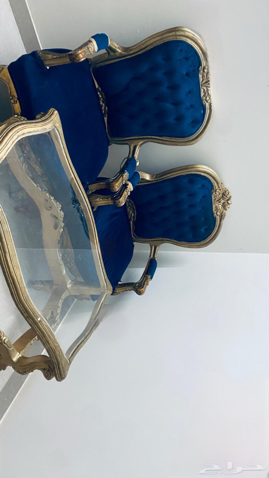 Sofa for sale, single owner with large table64233487145987110