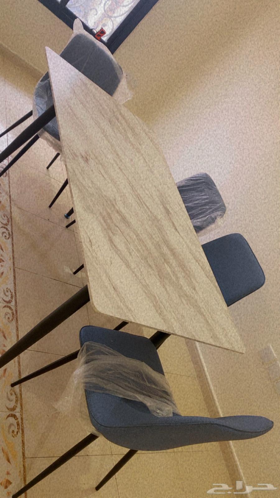 Dining table64242812118401110