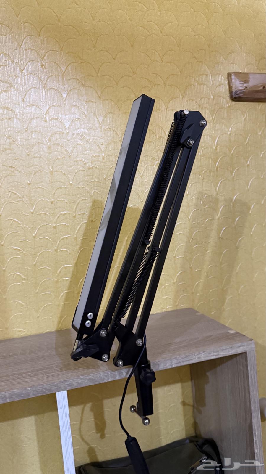 LED Desk Lamp with Three Lights64255240738051112