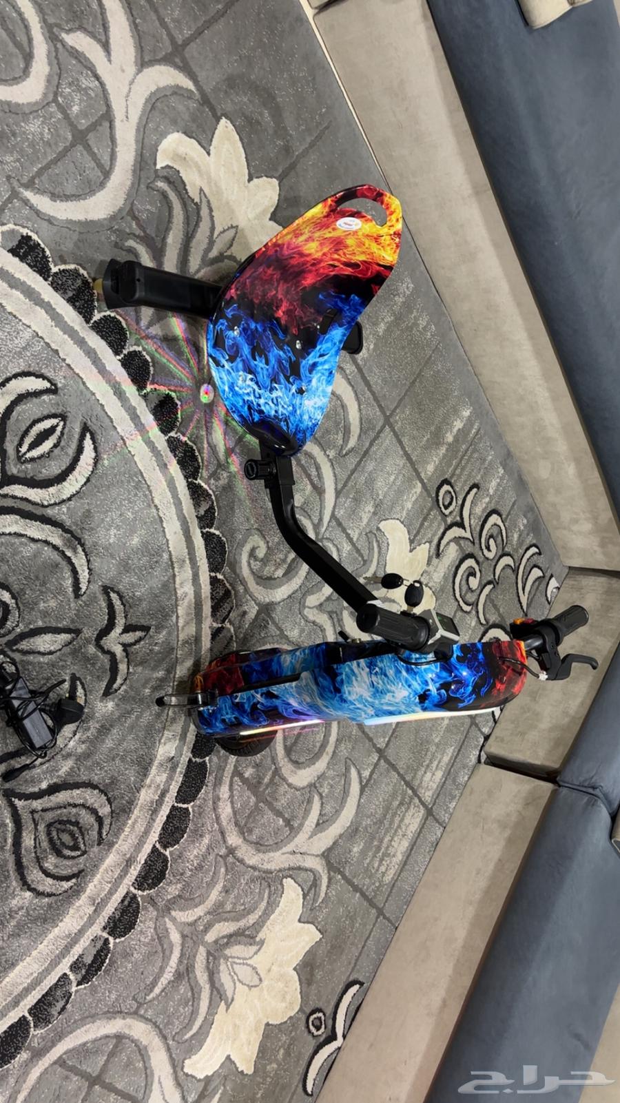 New scooter, reason for selling: didn't like it, comes with charger and two keys64234644088963111