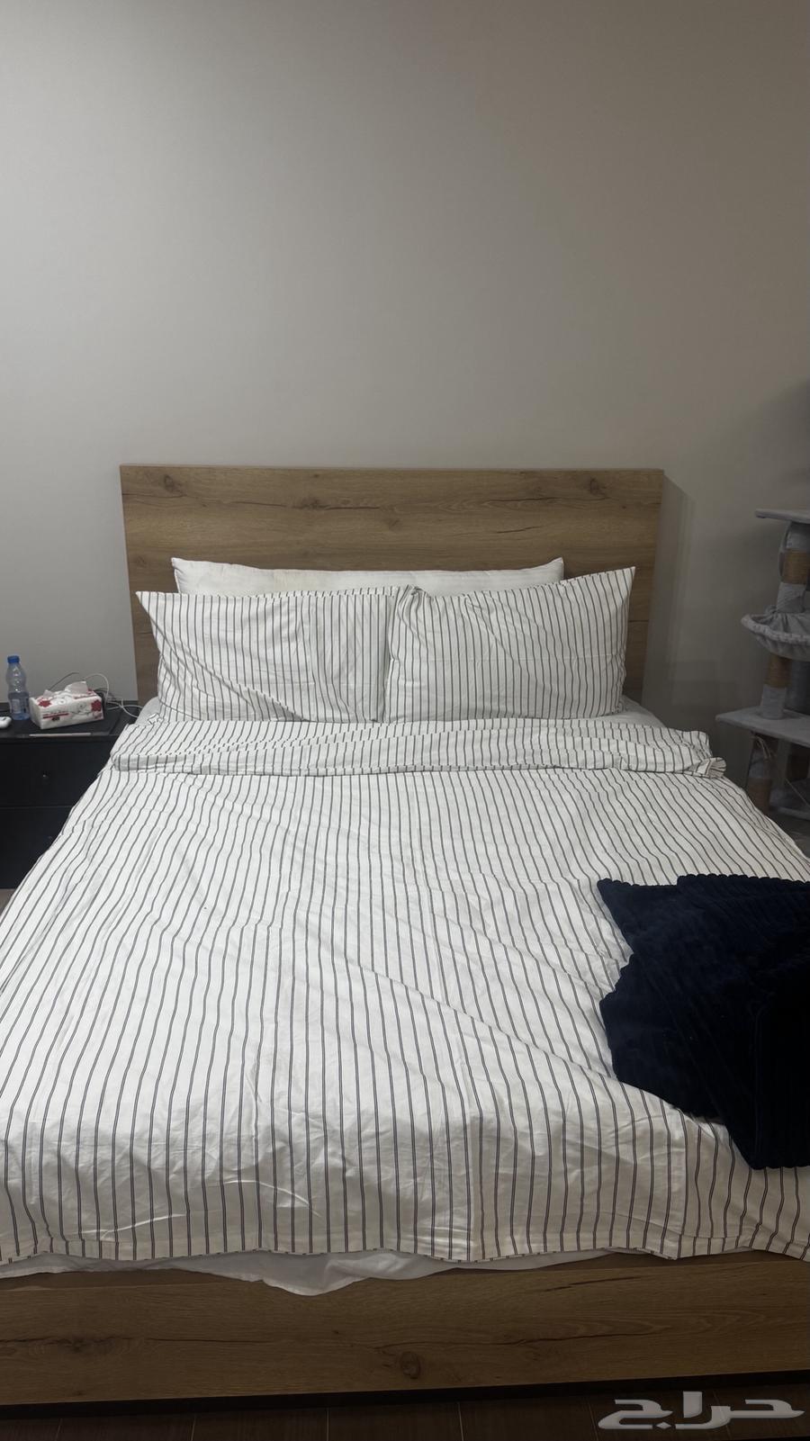 سرير مستعمل سنه واحده64239684114179110