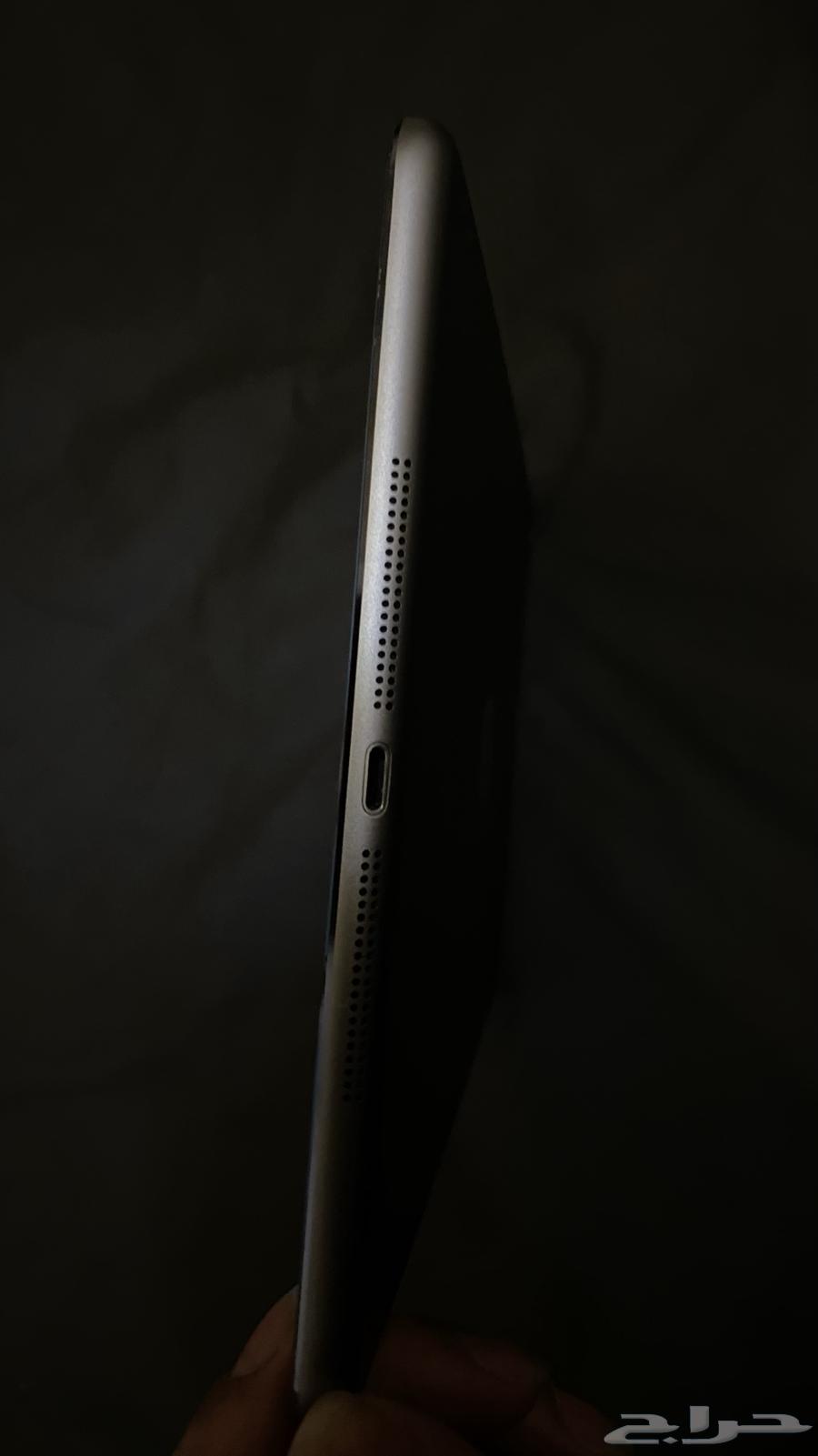 Clean first-generation iPad Air64238371216385110