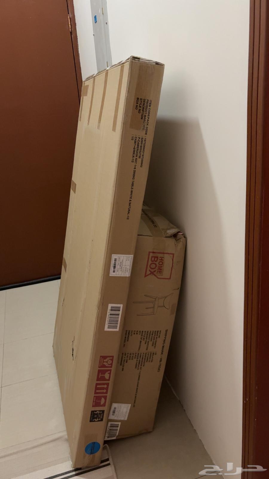 طاولة طعام جديده بكرتونها ما تركبت64251106458883113