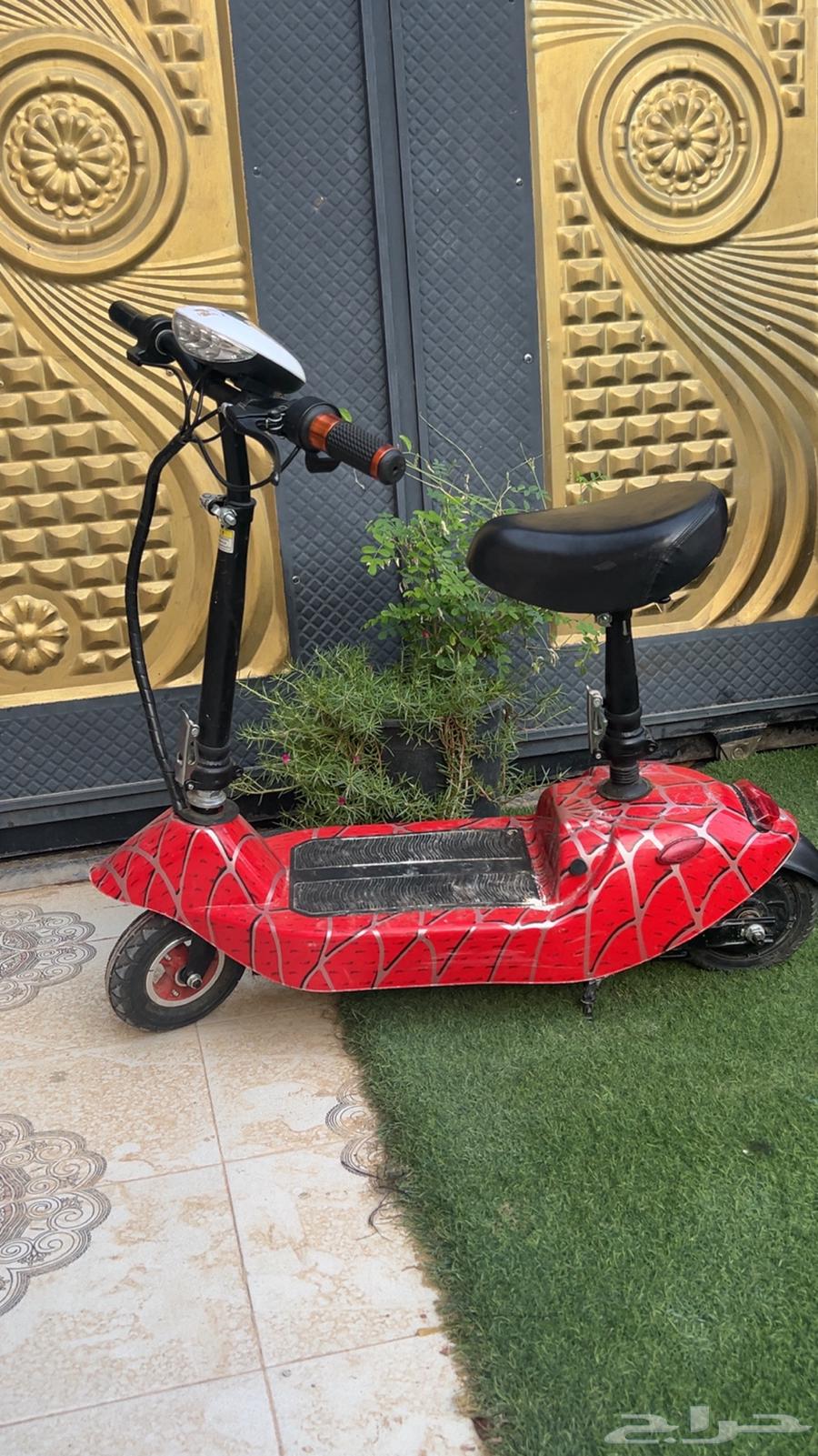 سكوتر للبيع اخذته ب700والصامل ماني مقصر معه64237509754753110