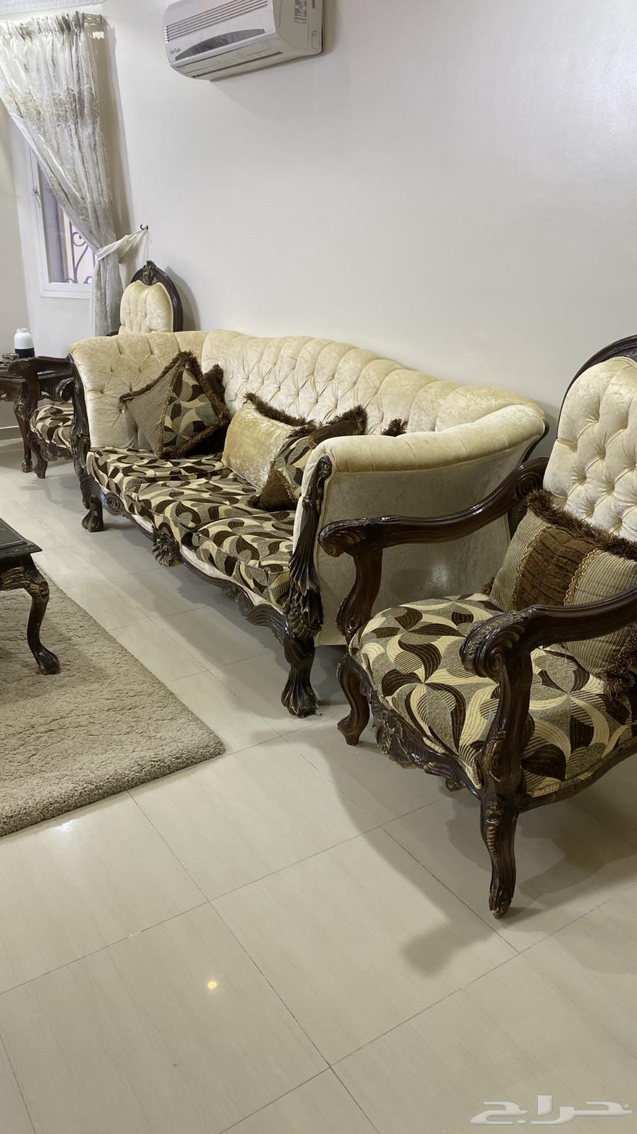 طقم كنب كلاسيكي للبيع64246813977089114