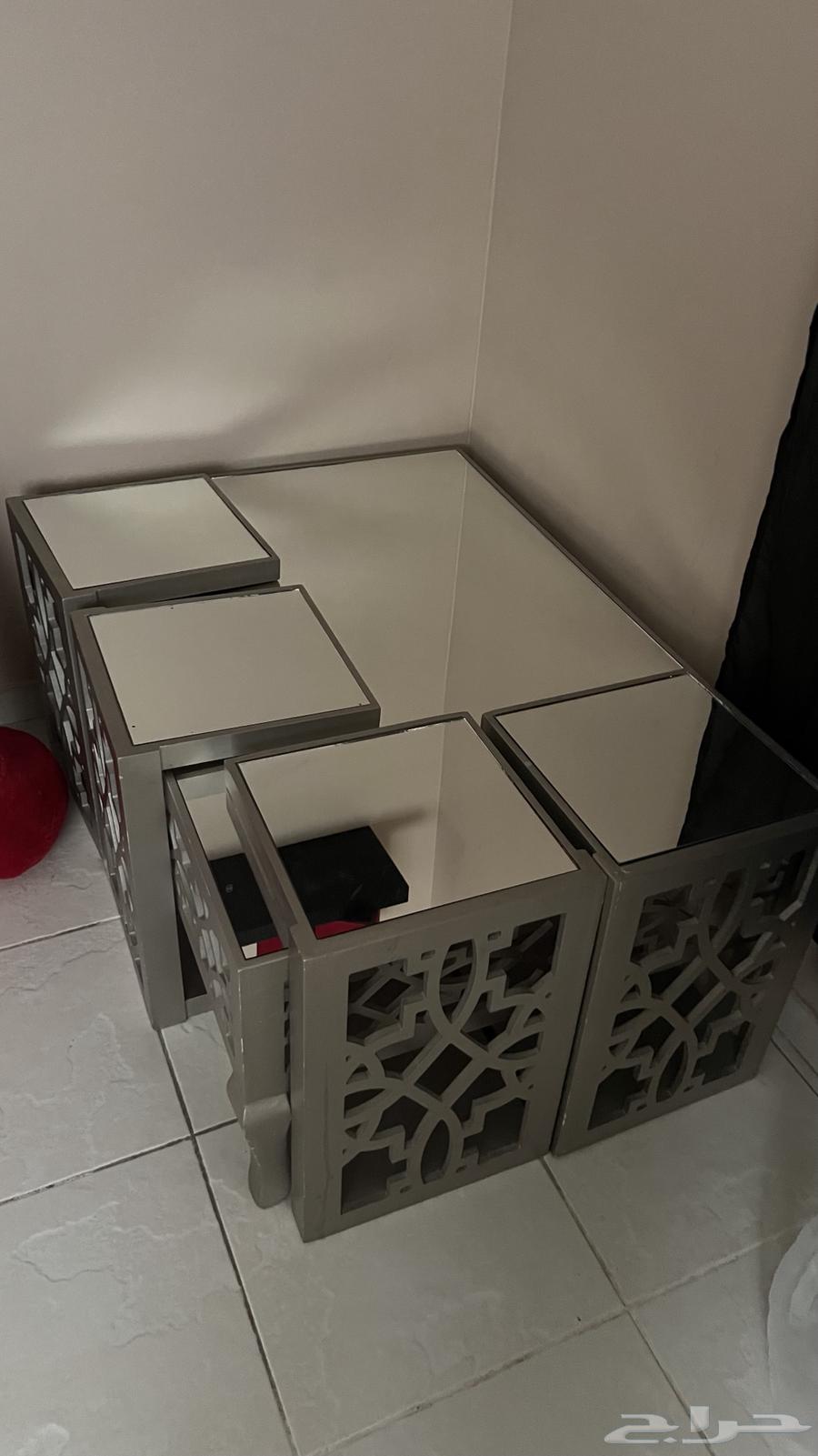 طاوله مرايا مع 4 طاولات خدمه مرايا64251242761347110