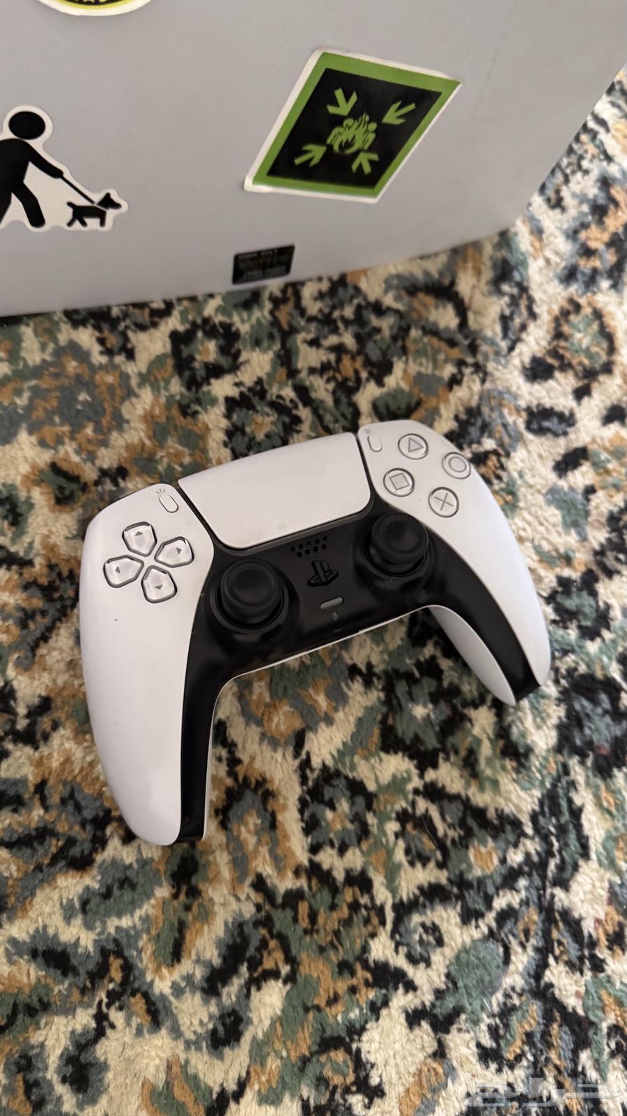 سوني فايف جديد معه شاشة قيمنق مطلوبه64242998214787114