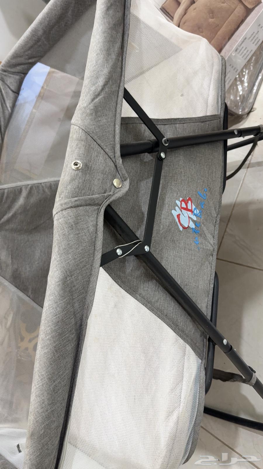 سرير أطفال للبيع ماستخدمته إلا سنه أو اقل بعدبس يحتاج تنضيف64254078926467111