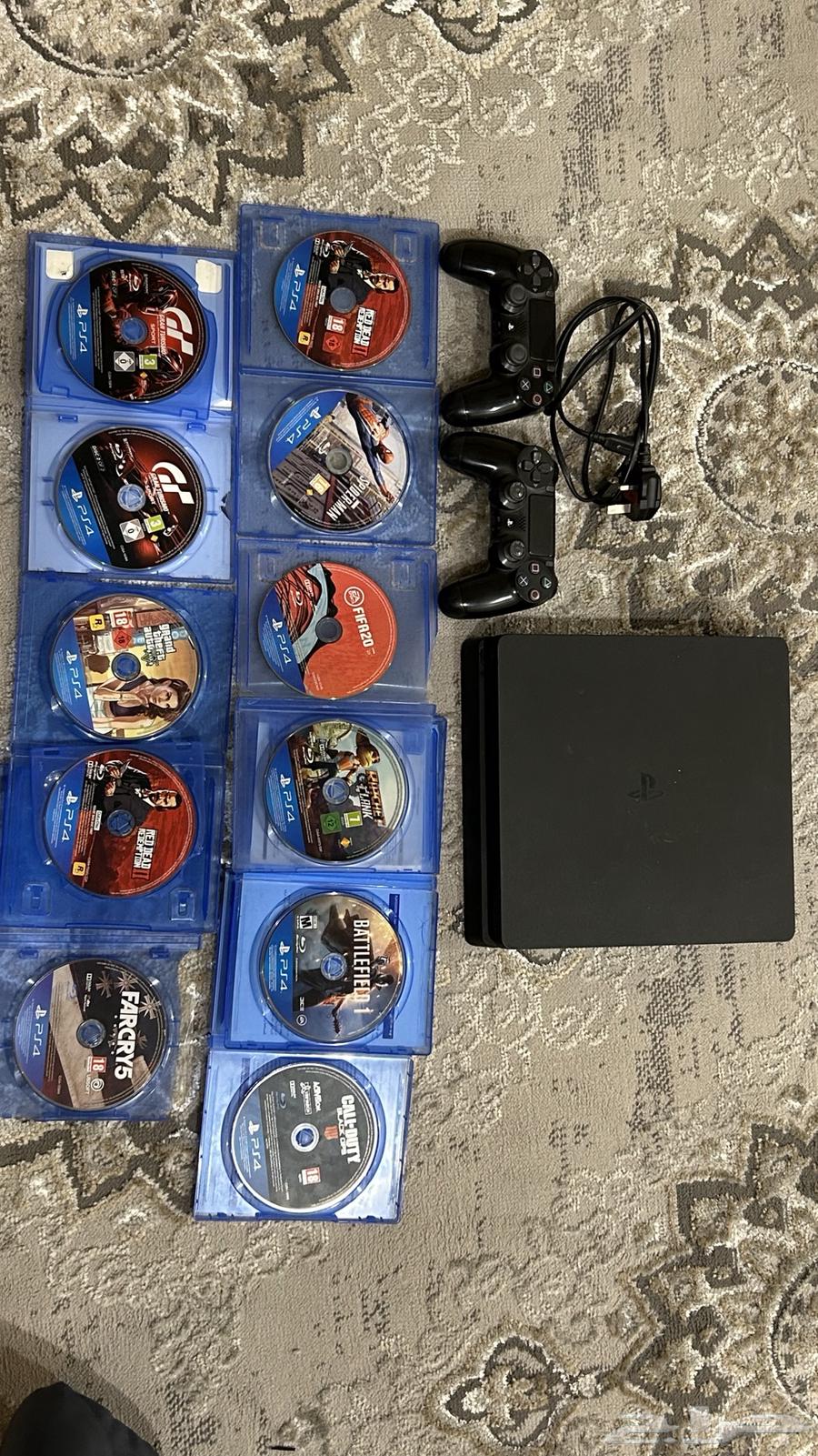 سوني 4 للبيع مع الأشرطه و اليد64234620353409110