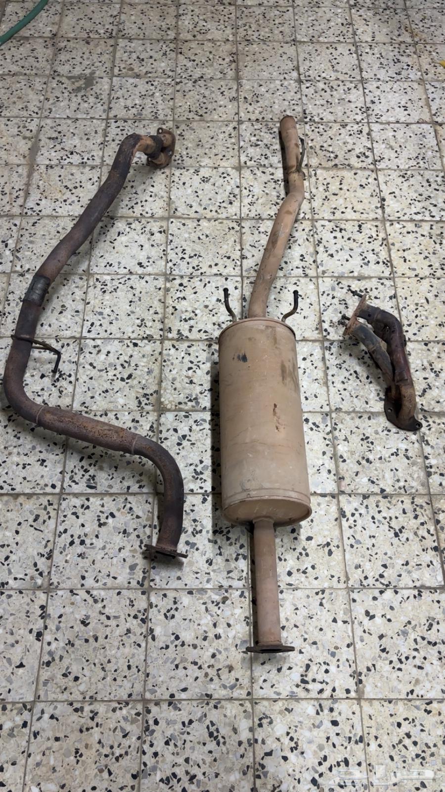 HiLux items conversion from carburetor to fuel injection64409560654082111