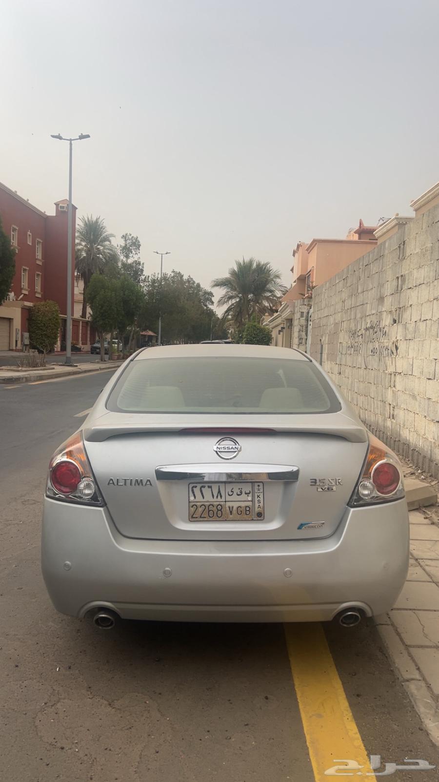 نسيان التيما 2011 للبيع 6 سلندر اللون الخارجي فضي64416822488450113