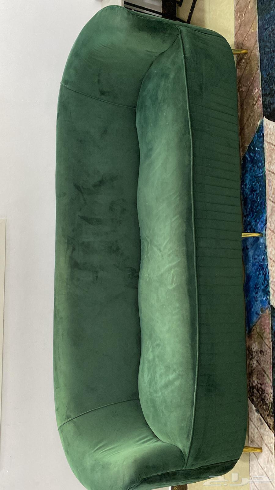 كنب للبيع بحاله جيده64240713465089110