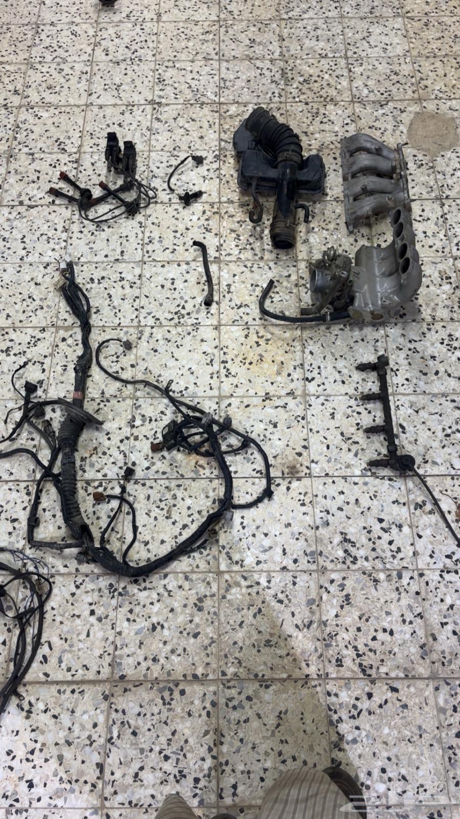 HiLux items conversion from carburetor to fuel injection64409560654082110