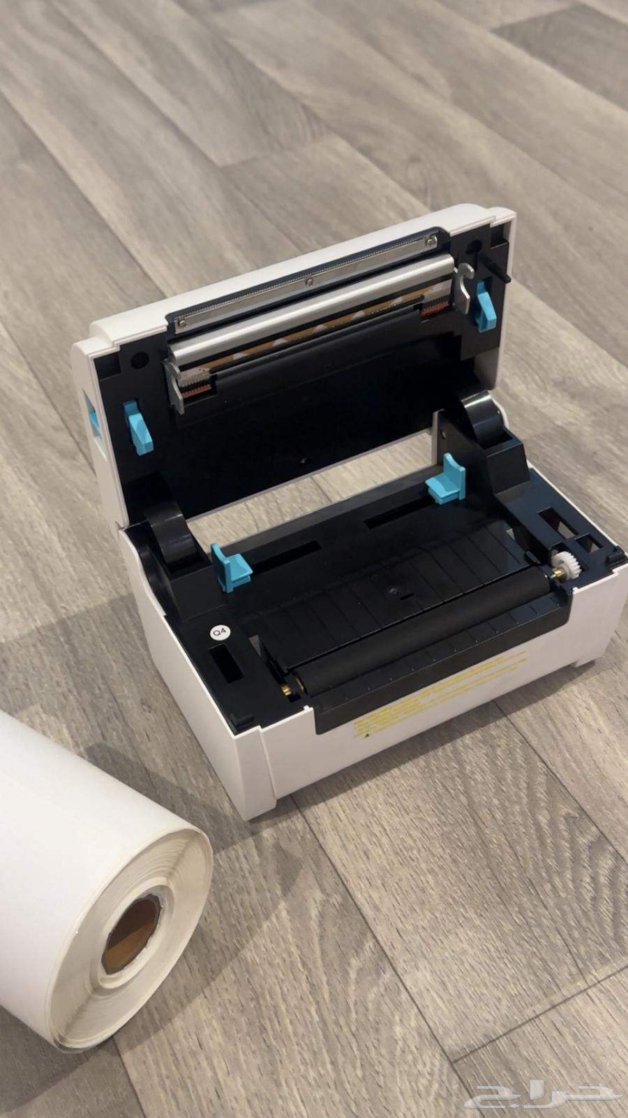 Receipt printer with paper output64234619975681111