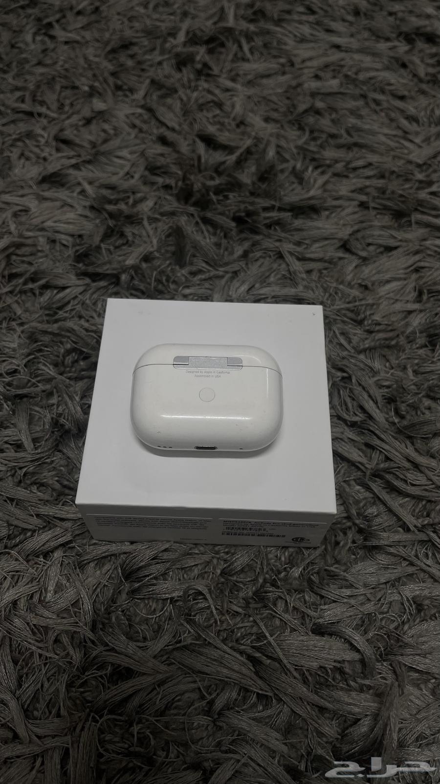 سماعة ايربودز برو الأصلية على الشرط شبه جديدة64241769221249113