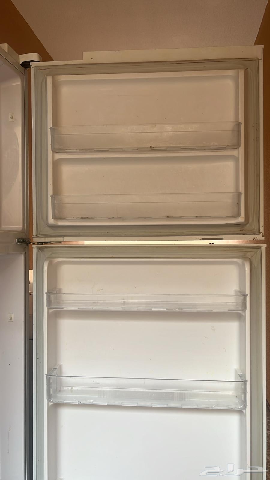 ثلاجه هيتاشى عاليه جوده بروده قليله استعمال64249424491649112