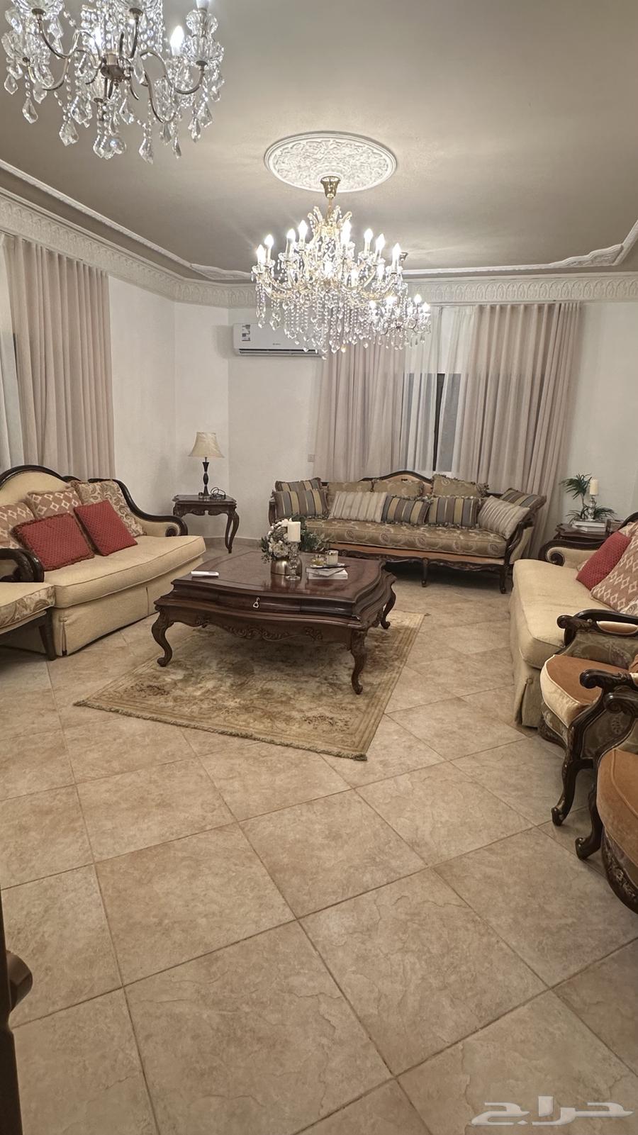 طقم كنب كلاسيك خشب قوي للبيع64253438746497111