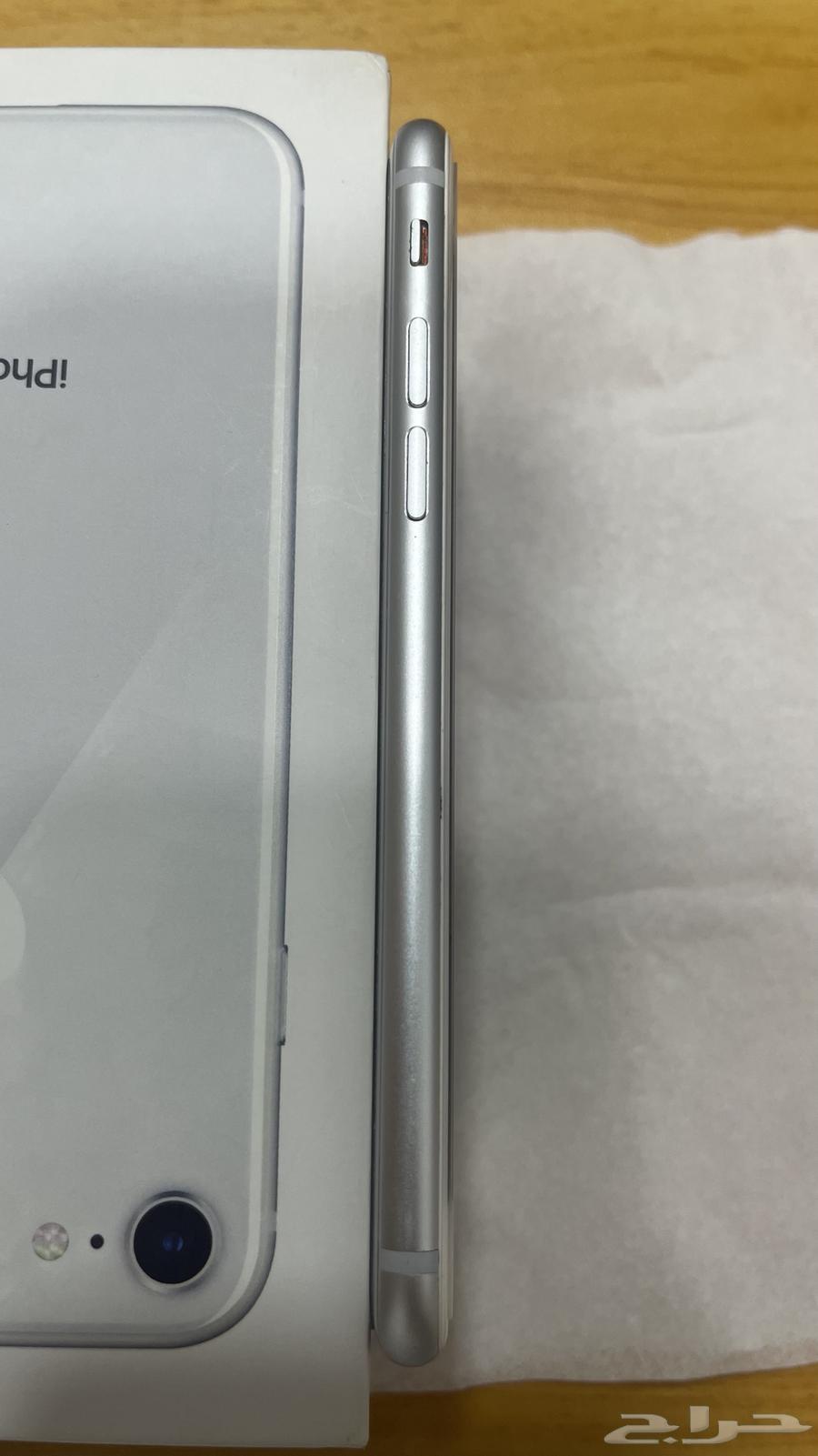 ايفون 8 فضي نضيف64246142163330113