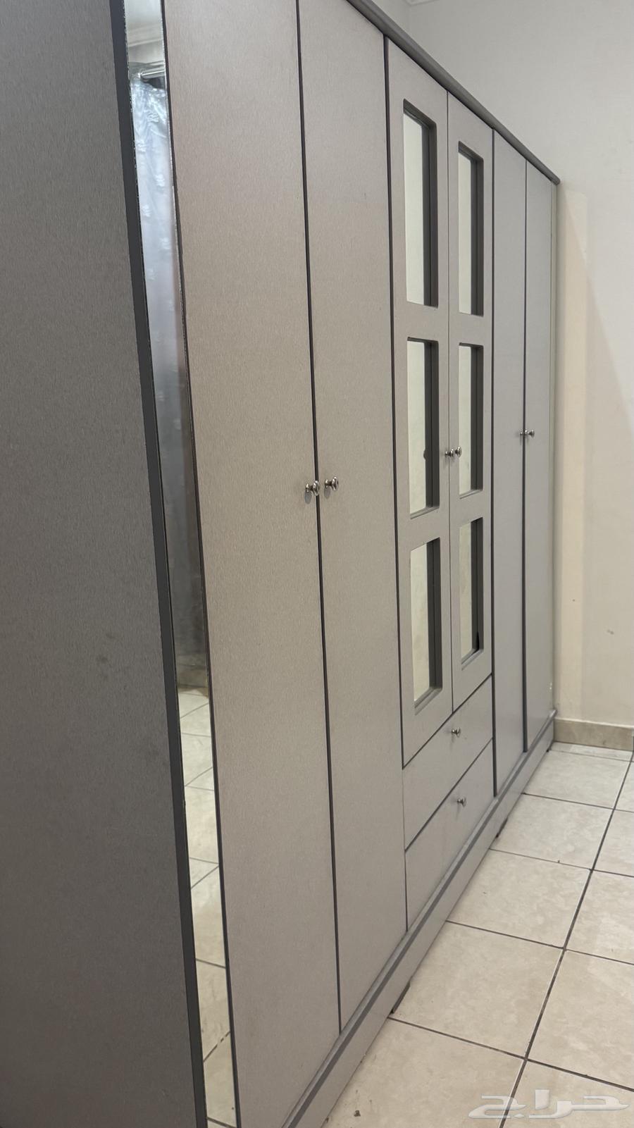 للبيع غرفة نوم ماستر مع كنب - كاملة ب2500 ريال فقط64240879456514112