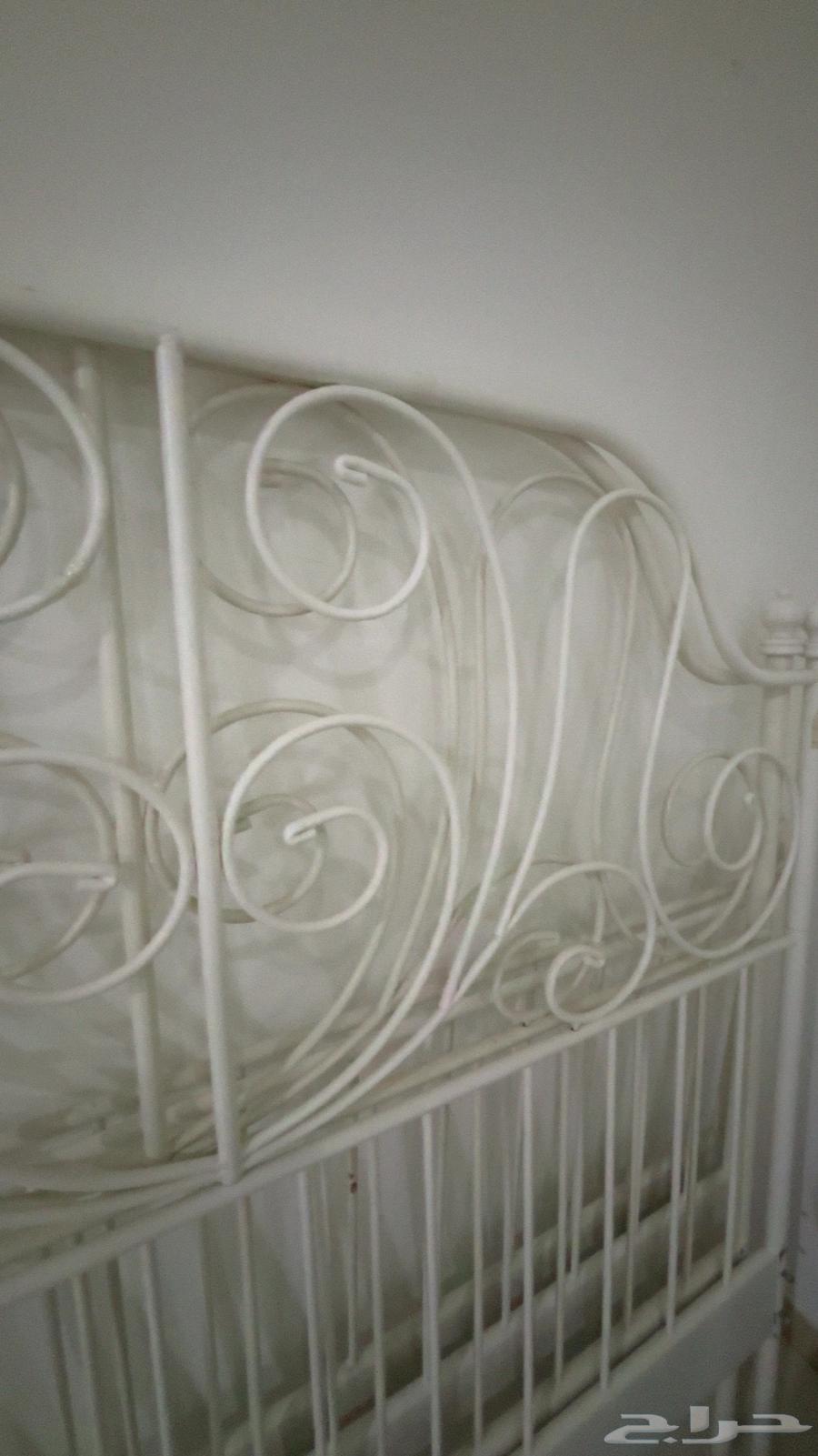 سرير عدد 2 نظيفة وجديدة من ايكيا64241410428162110