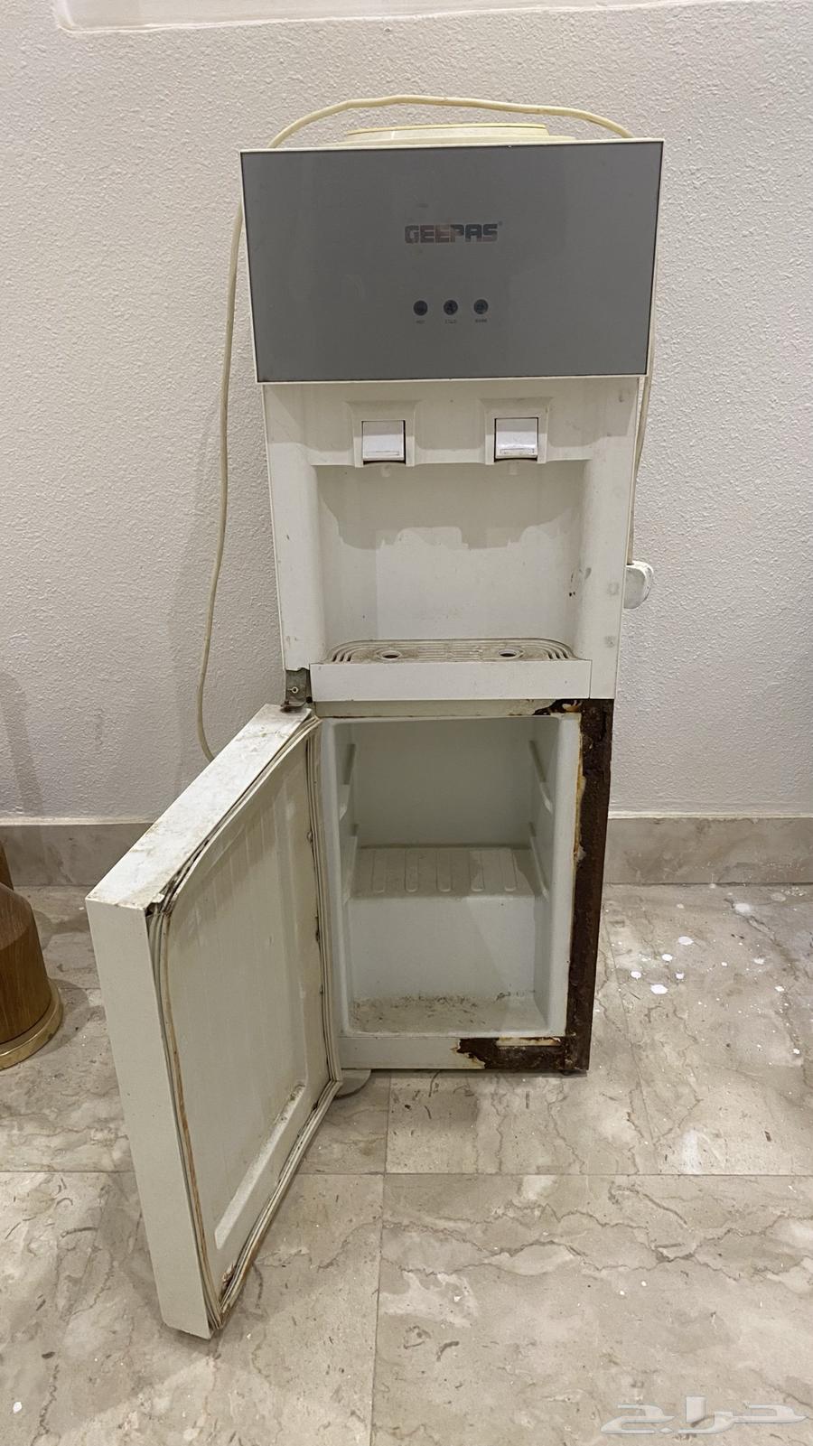 A set of items for sale64236871854209114