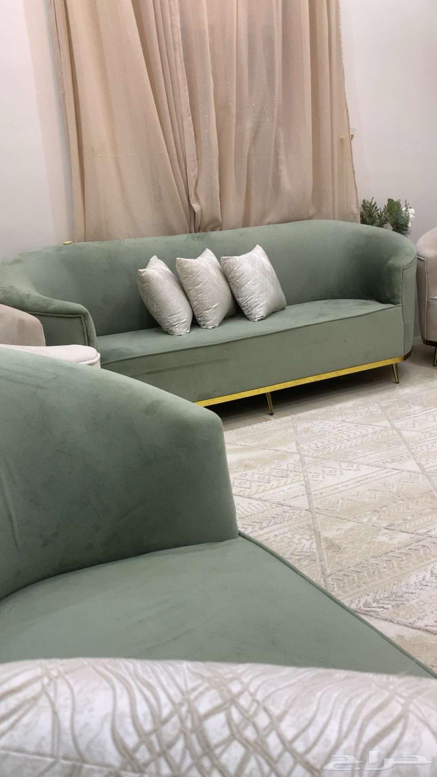 My brother's new sofa, not used much, 1800 negotiable64250928224897111