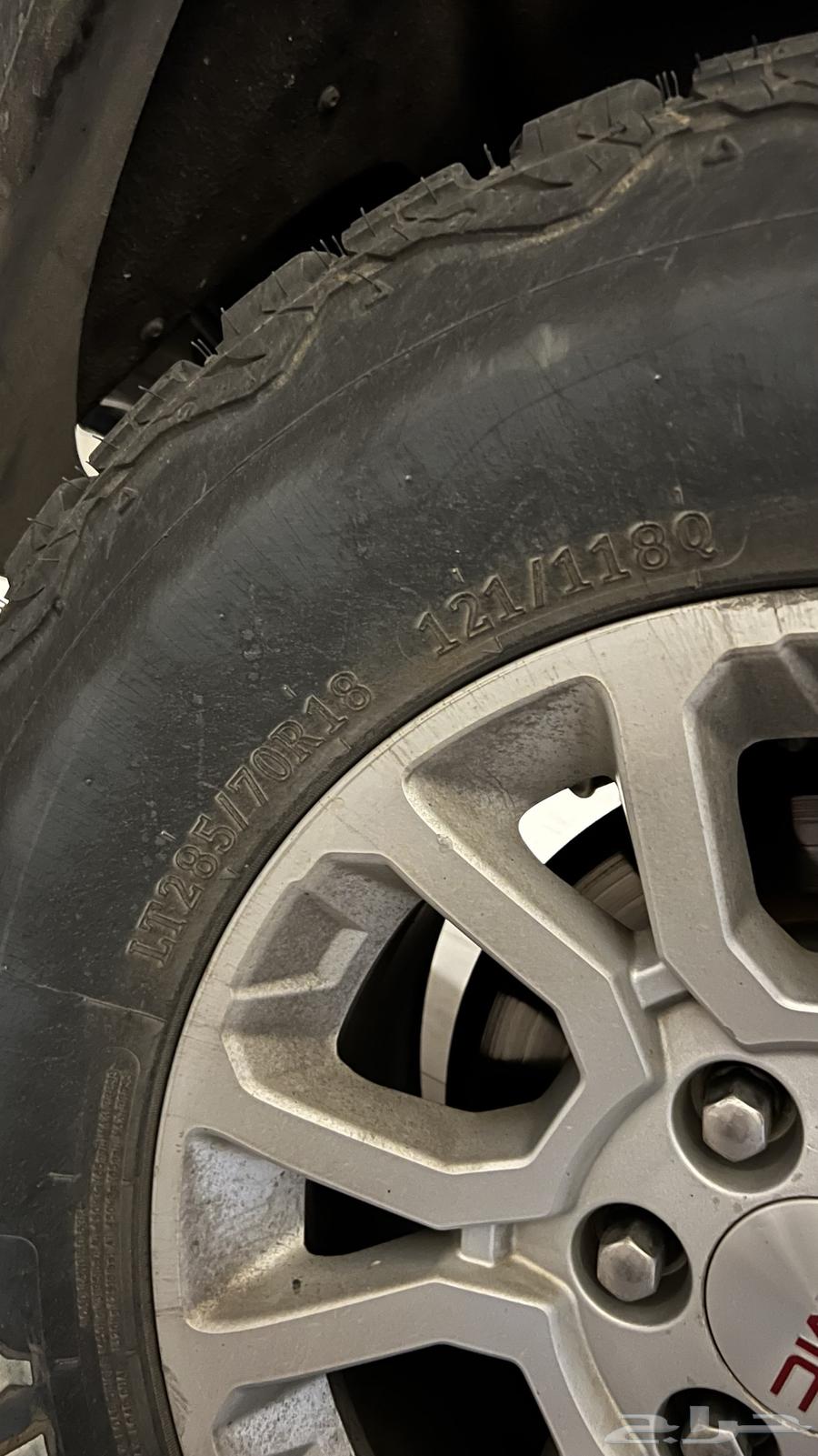 Clean stone-patterned tires64418648077571112