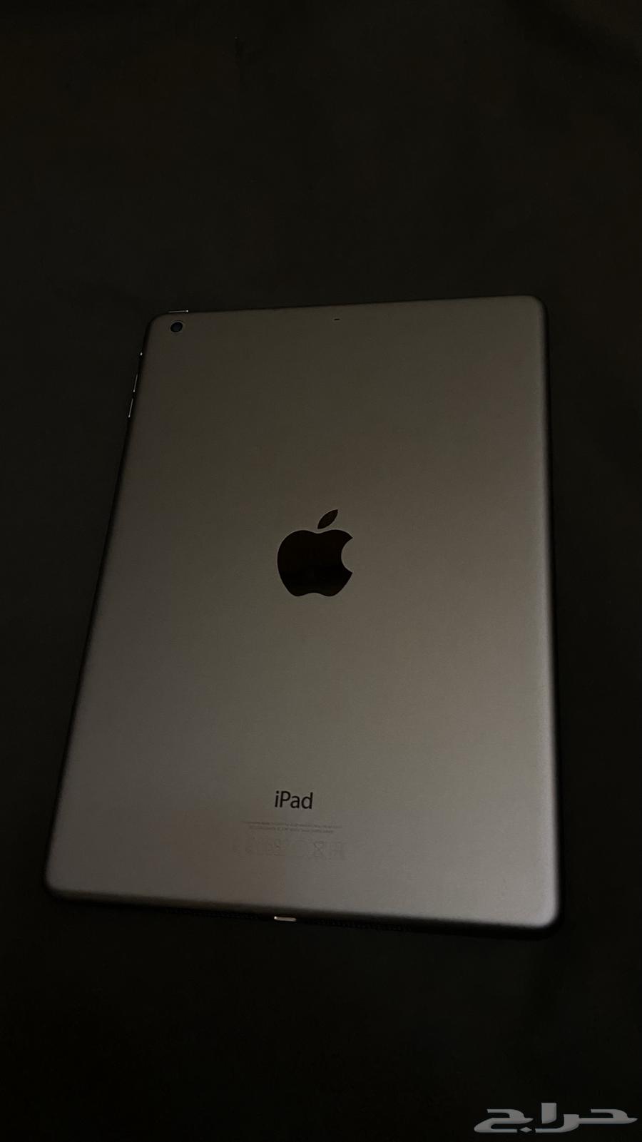 Clean first-generation iPad Air64238371216385112