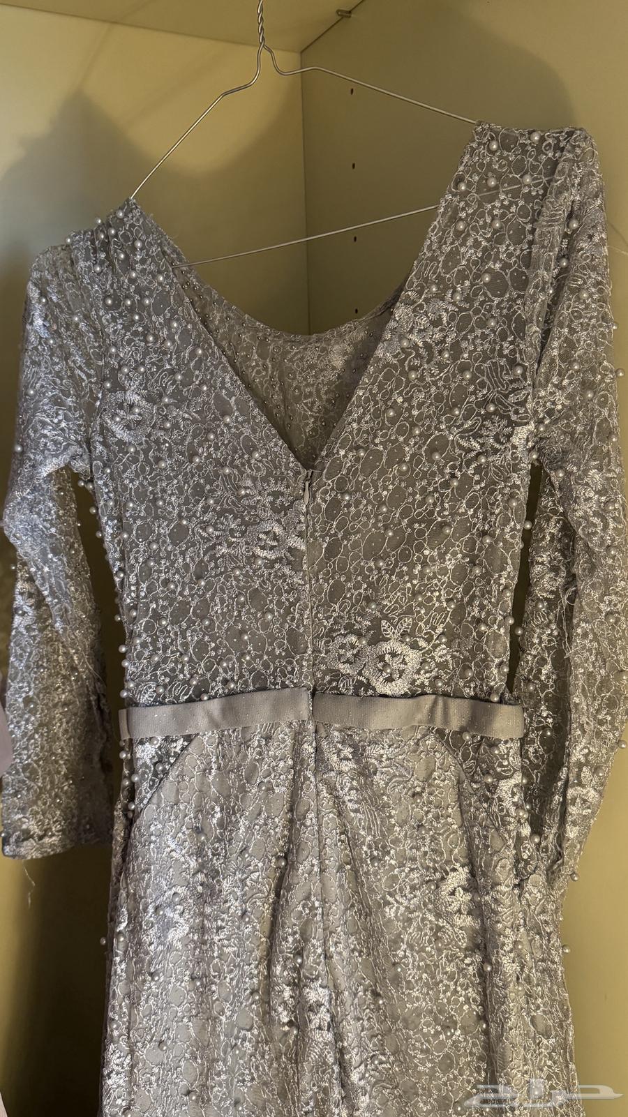 فستان للبيع استخدام مره وحده بس64255240926211111