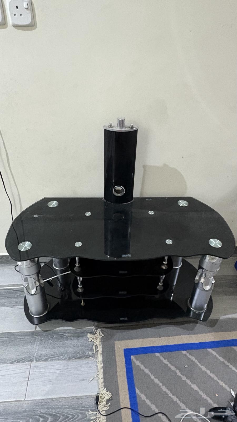 طاولة تلفيزون64242090437761110