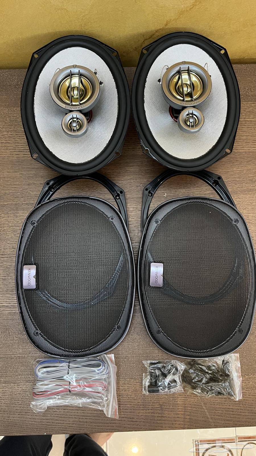 Kenwood headphones, sound system speakers, amplifier, voice recorder, sound system64233634785154111