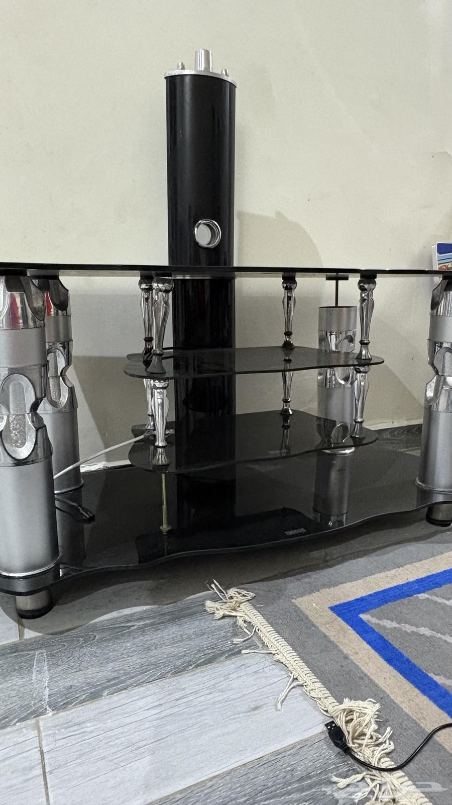 طاولة تلفيزون64242090437761111